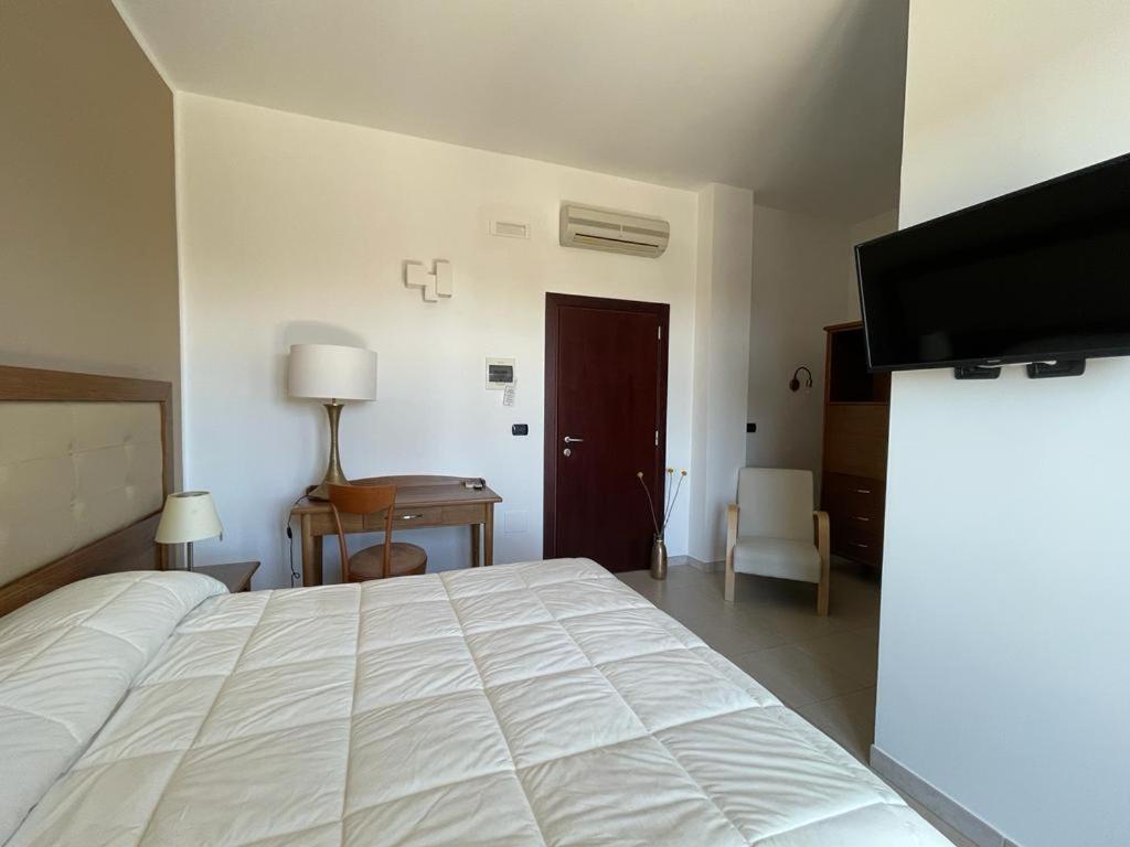 Hotel Posidonia Порто-Чезарео Экстерьер фото