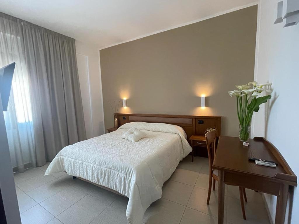 Hotel Posidonia Порто-Чезарео Экстерьер фото