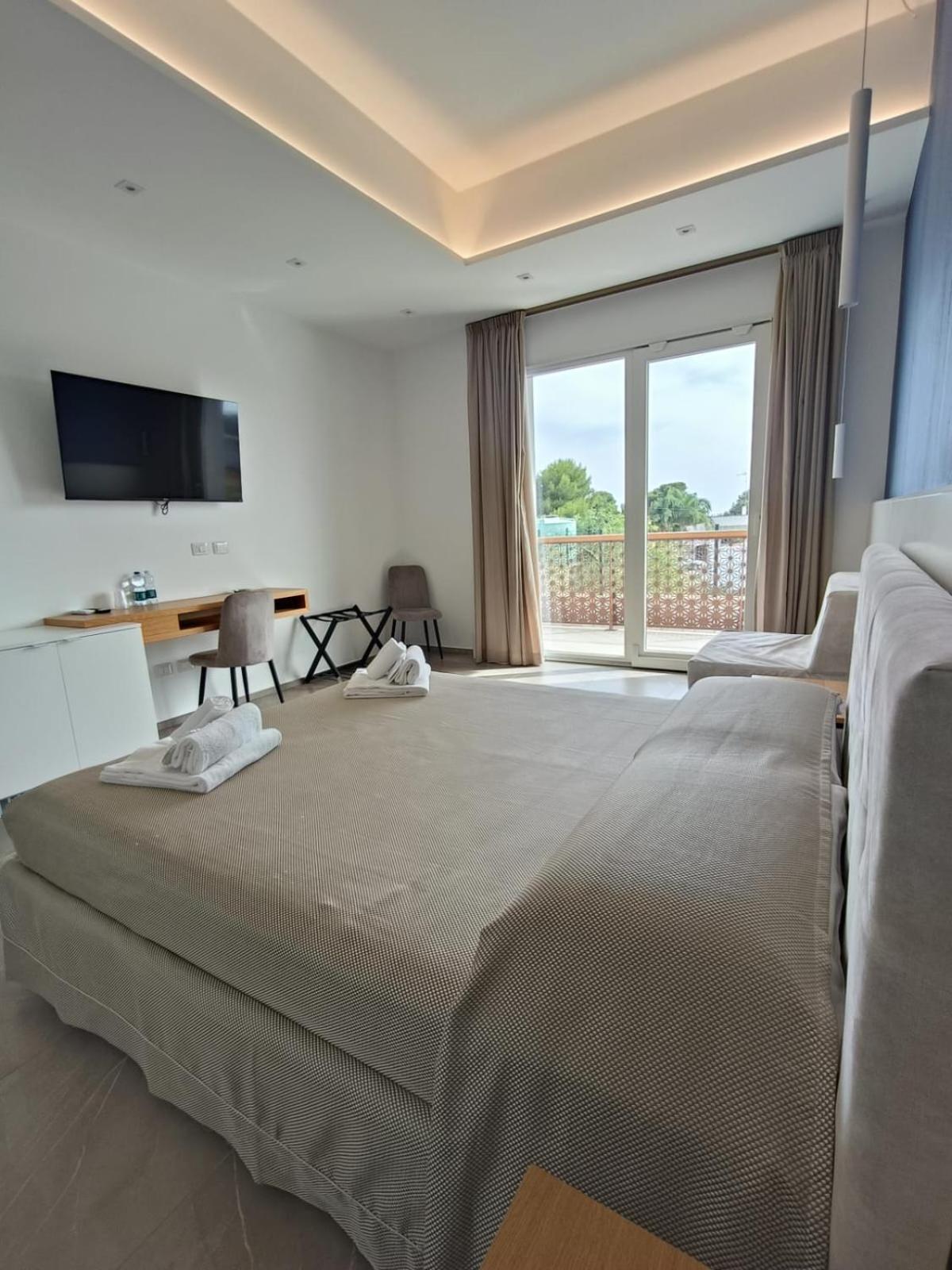 Hotel Posidonia Порто-Чезарео Экстерьер фото